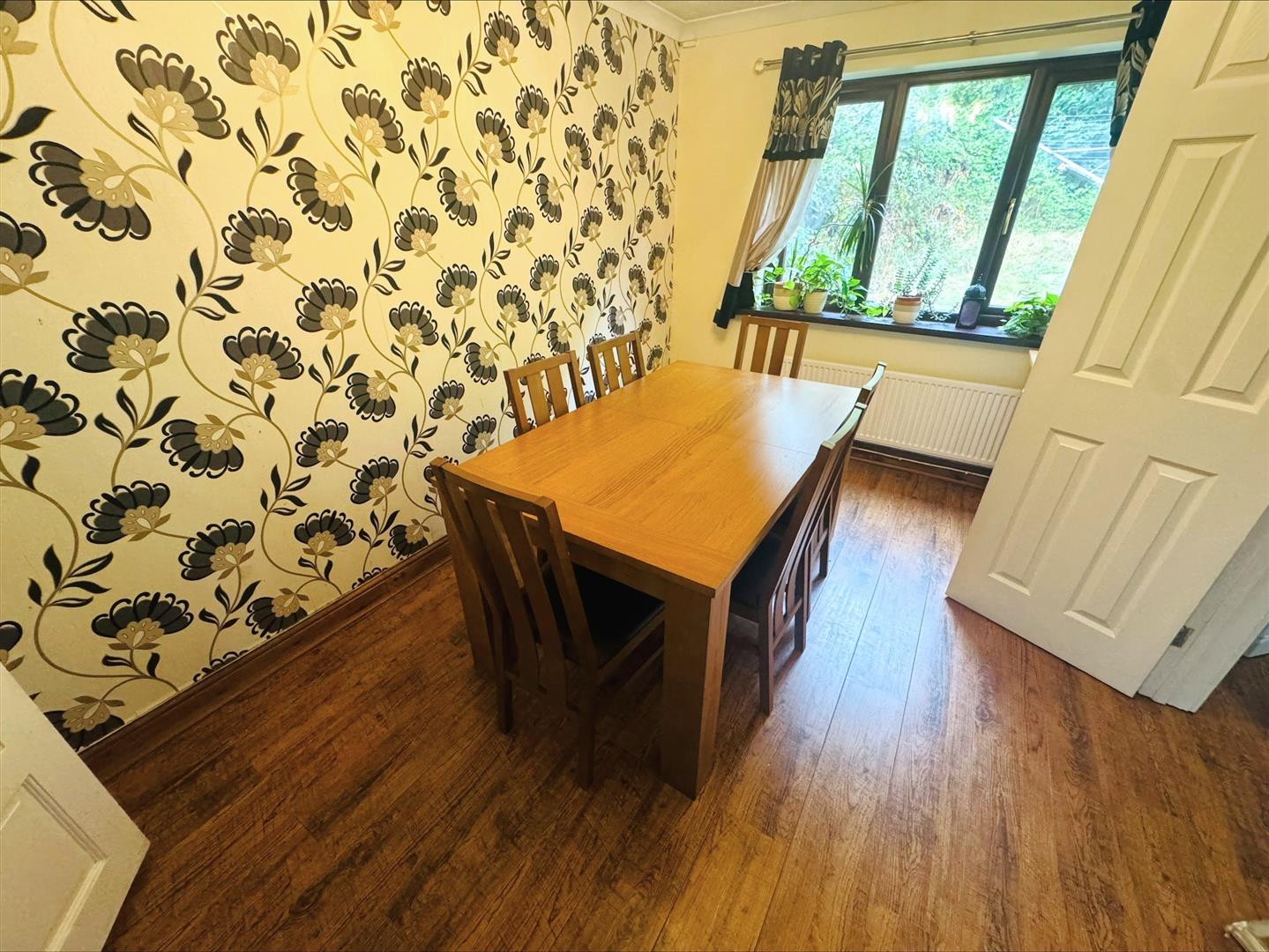 Llys Cilsaig, Dafen, Llanelli, SA14 8QT